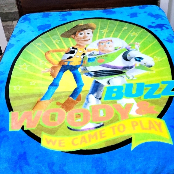 Toy Story Woody & Buzz Blanket - Picture 1 of 3